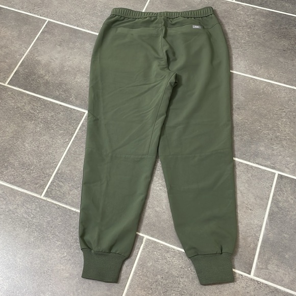 FIGS Tansen Jogger Scrub Pants size Small Short - Picture 3 of 11